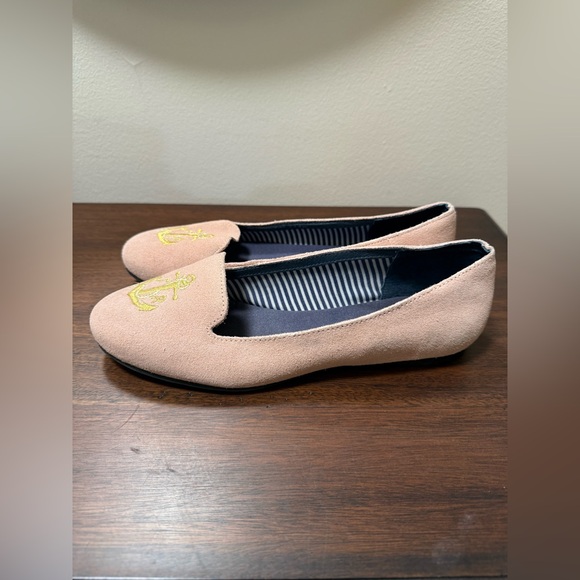 Jack Rogers Pink Suede Loafers Gold Anchor Embellishment Quiet Luxury Size 7 - Picture 3 of 6
